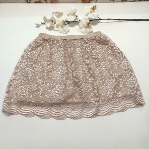 B Jewel Lace Skirt Size M